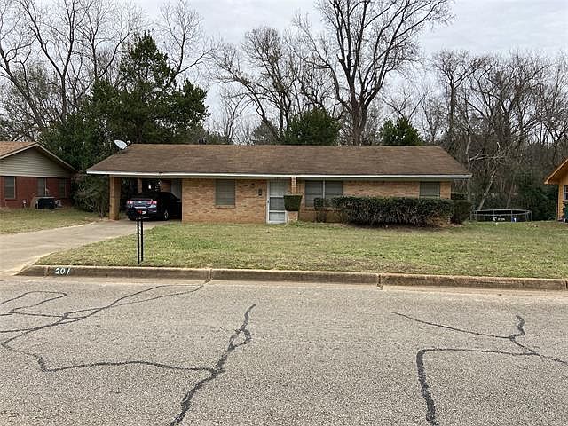 1st image of 204 Sheridan Dr