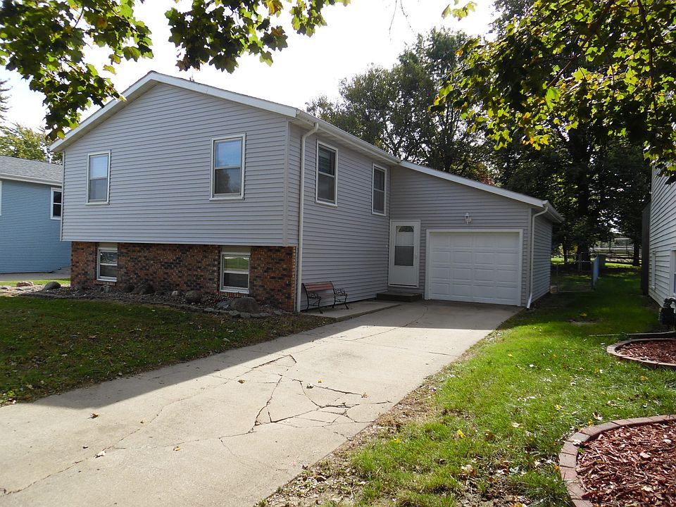 Front of house, 4 BR, 2 Bath