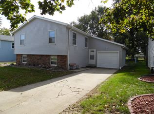 2303 Clearwater Ave, Bloomington, IL 61704