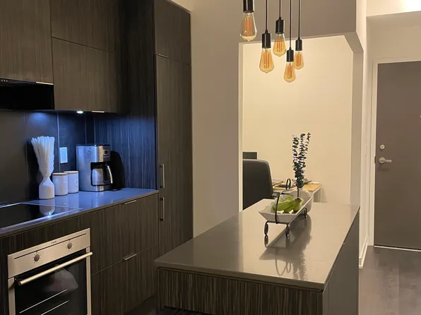 1990 Bloor St W #511, Toronto, ON M6P 0B6