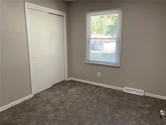 5th image of 13732 Parker Ave