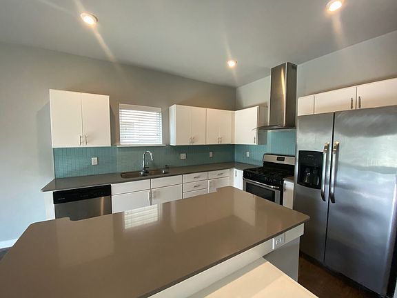 5th image of 17612 Hampton Park Dr #B