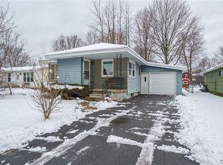 6448 Wembridge Dr, East Syracuse, NY 13057