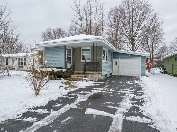 6448 Wembridge Dr, East Syracuse, NY 13057