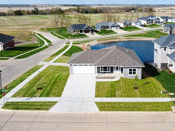 600 Majestic Oak Rdg, Solon, IA 52333