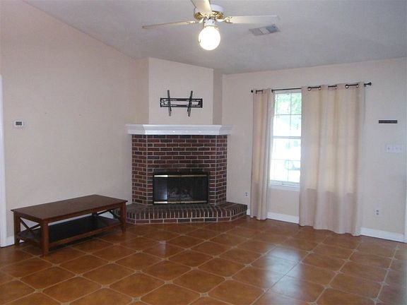 3rd image of 4027 Cayuga St
