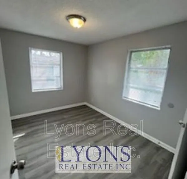 2310 Deborah Dr — Photo 9