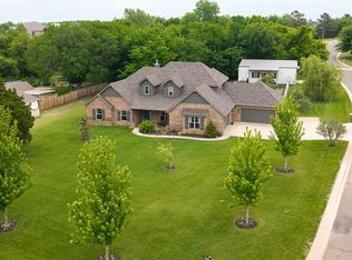 10430 Pine Ridge Rd, Edmond, OK 73025