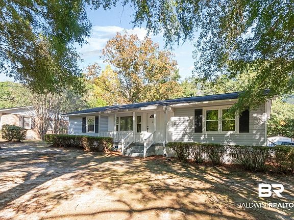 4th image of 1321 Rainbow Dr W