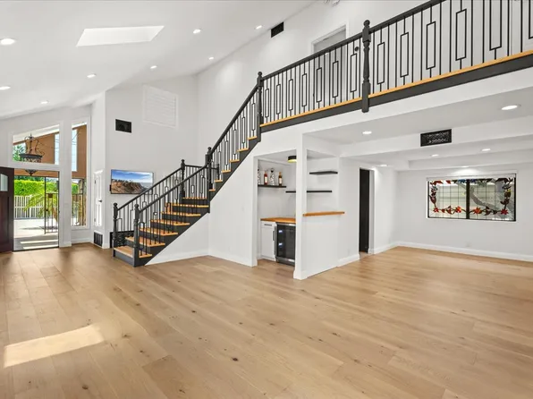 6443 Matilija Ave, Van Nuys, CA 91401