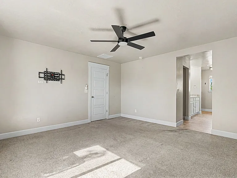 5140 N Elmstone Ave — Photo 18
