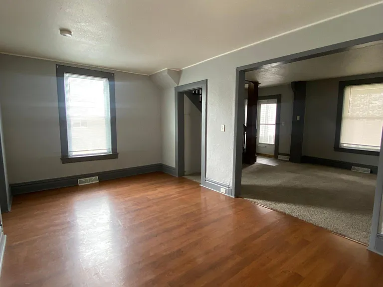 1124 Jefferson St — Photo 5