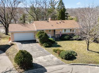 3821 Shepherd Hills Cir, Bloomington, MN 55431