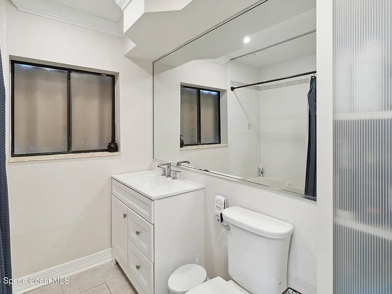 1201 S Shannon Ave — Photo 13