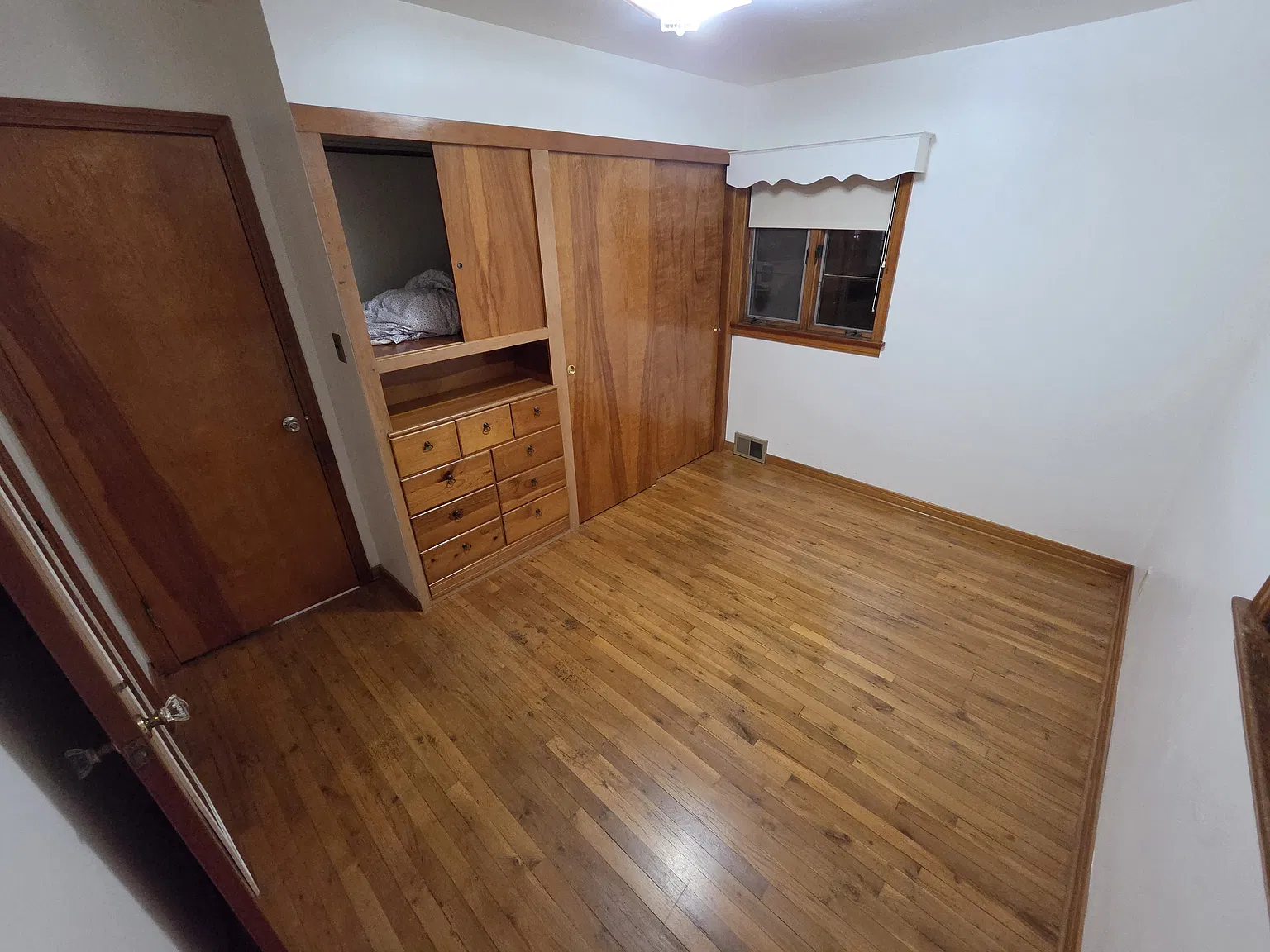 3 bed, 1.5 bath, $1,200 — Photo 3