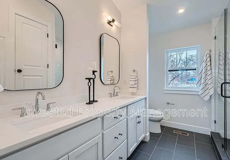 3701 N Steele St — Photo 15