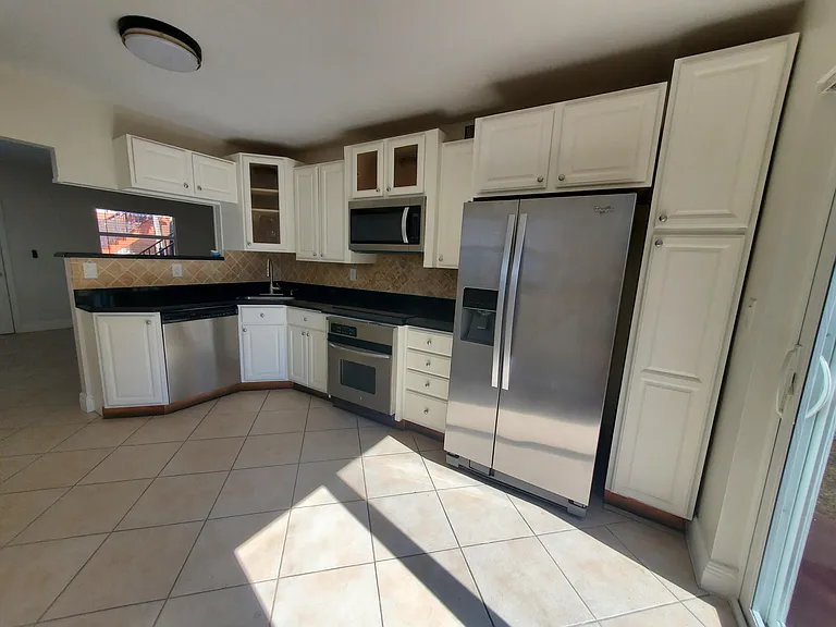 313 SW 1st Ct #L-4 — Photo 5