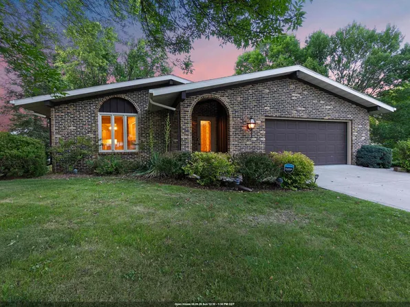 323 Old Pioneer Rd, Fond Du Lac, WI 54935
