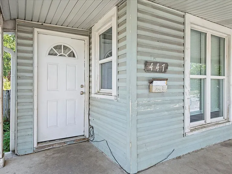 447 N Sherman Dr — Photo 3