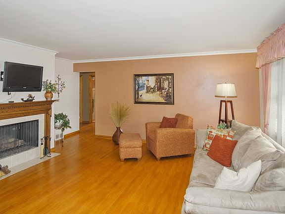 2nd image of 1556 Evers Ave