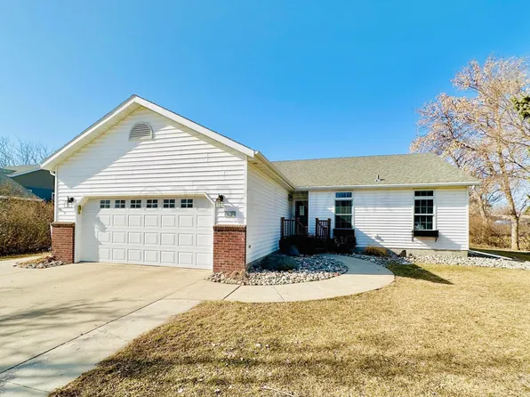 642 8th Ave S, Casselton, ND 58012