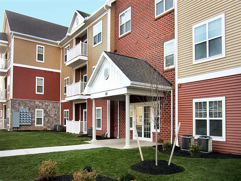 Ethan Pointe Apartment Homes — Photo 21