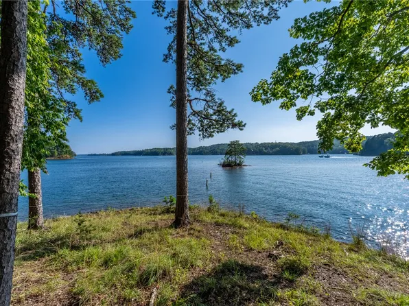 107 S Turtle Rock Rd, Sunset, SC 29685