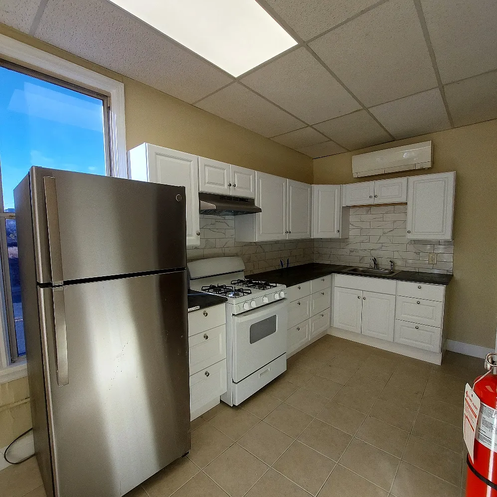 Studio, 500 sqft, $1,250 — Photo 3
