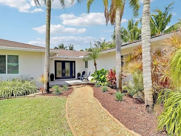 1st image of 19339 W Indies Ln
