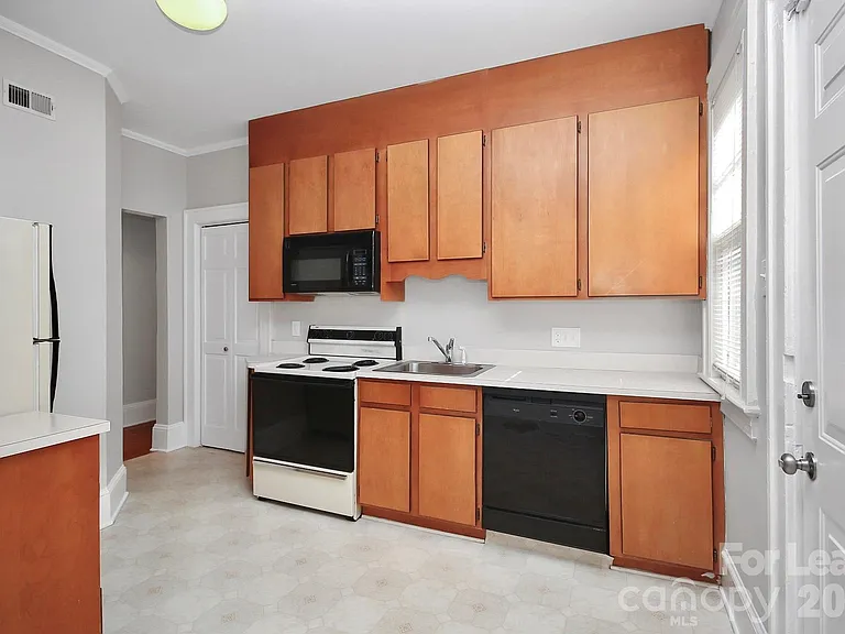 911 Sunnyside Ave #1 — Photo 8