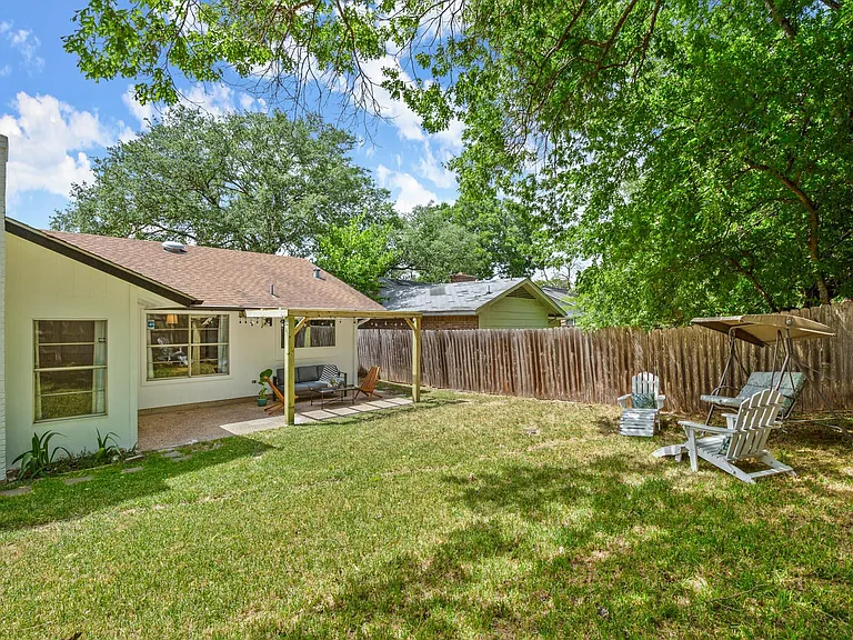 10201 Parkfield Dr — Photo 41