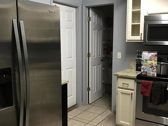 3rd image of 8145 Morristown Trl