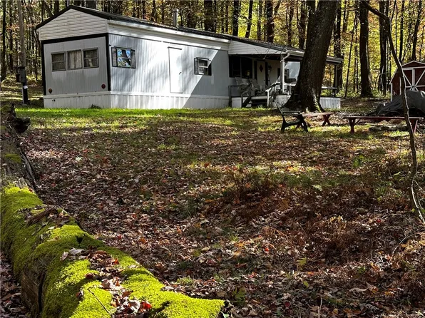 390 Pike School Rd, Markleysburg, PA 15459