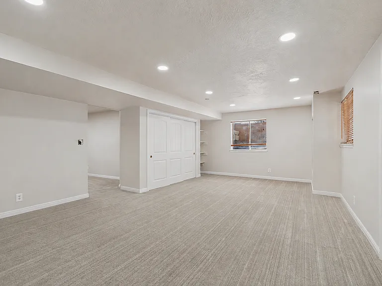 11390 S 1045 E — Photo 19