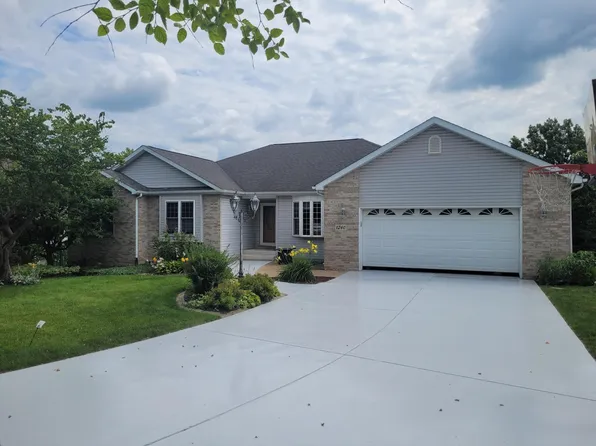 1240 Waterside Ln, Crown Point, IN 46307