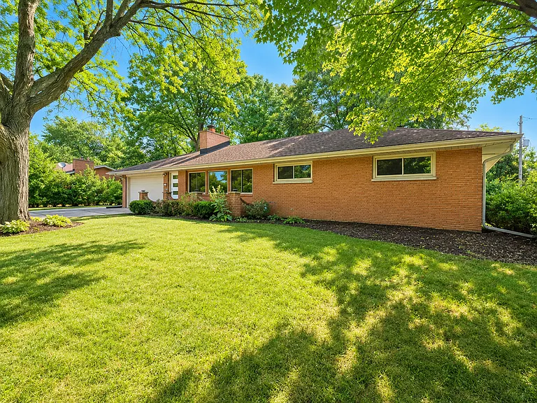 3600 Goetz Dr — Photo 3