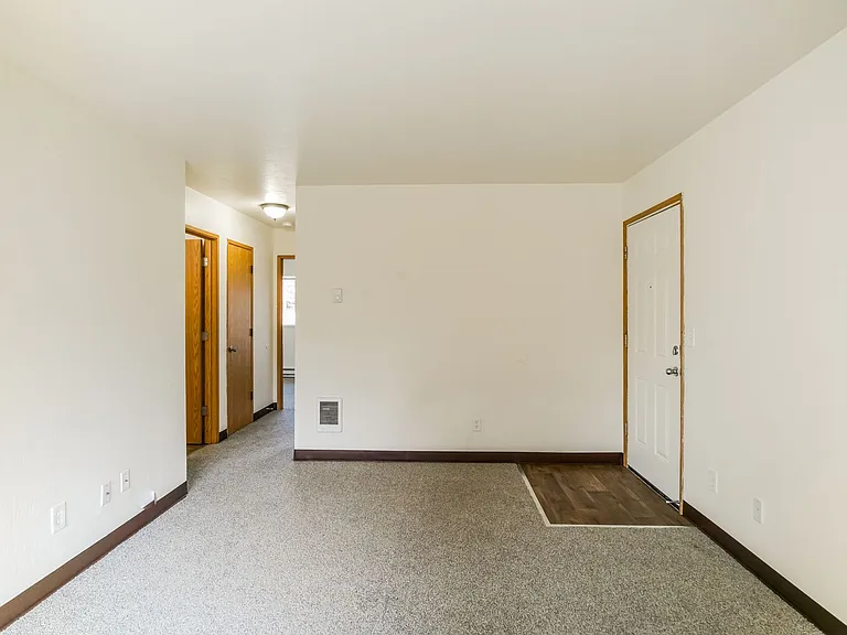 Brighton Park East Apartments — Photo 3