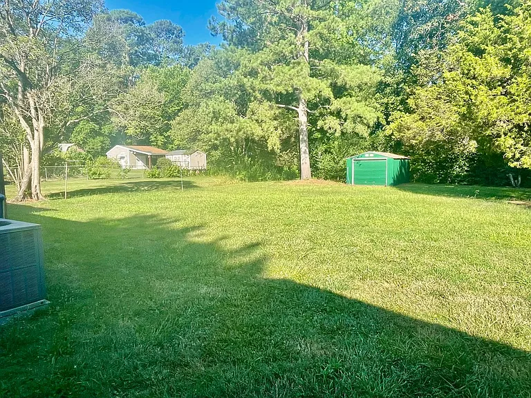 213 Rose St — Photo 4
