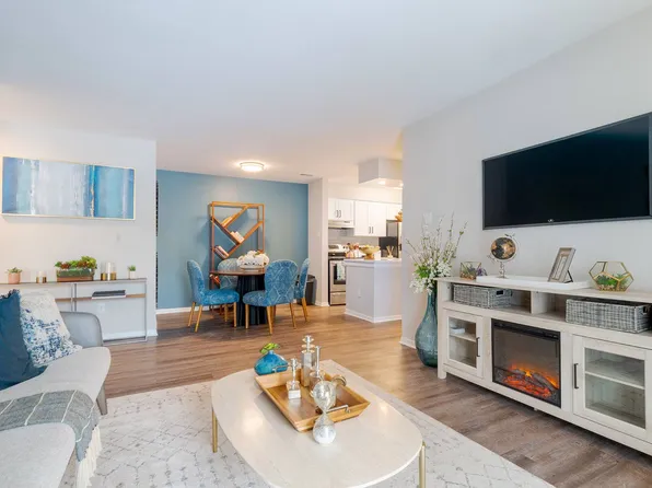 Saddle Ridge Apartments