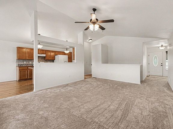 4th image of 205 Windflower Way