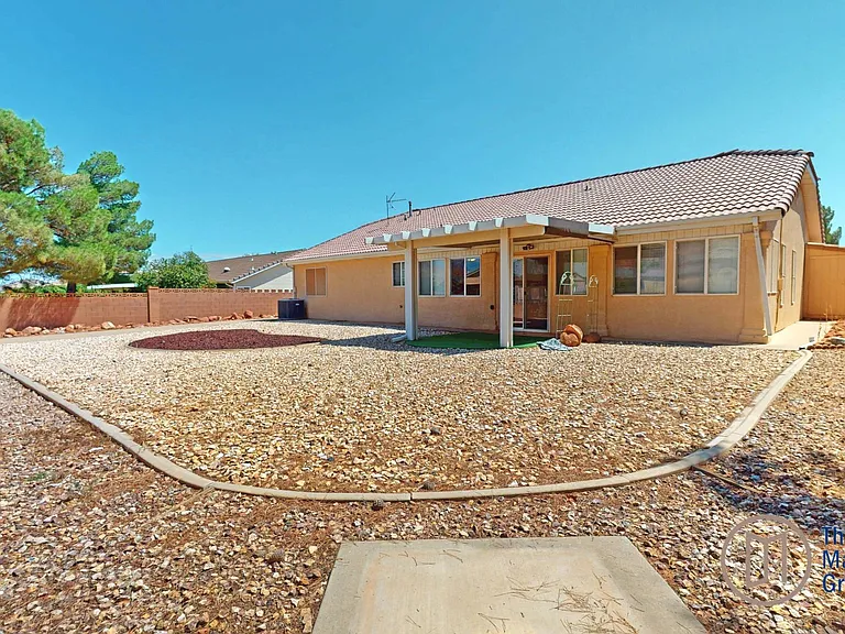 37 E 675 S — Photo 28