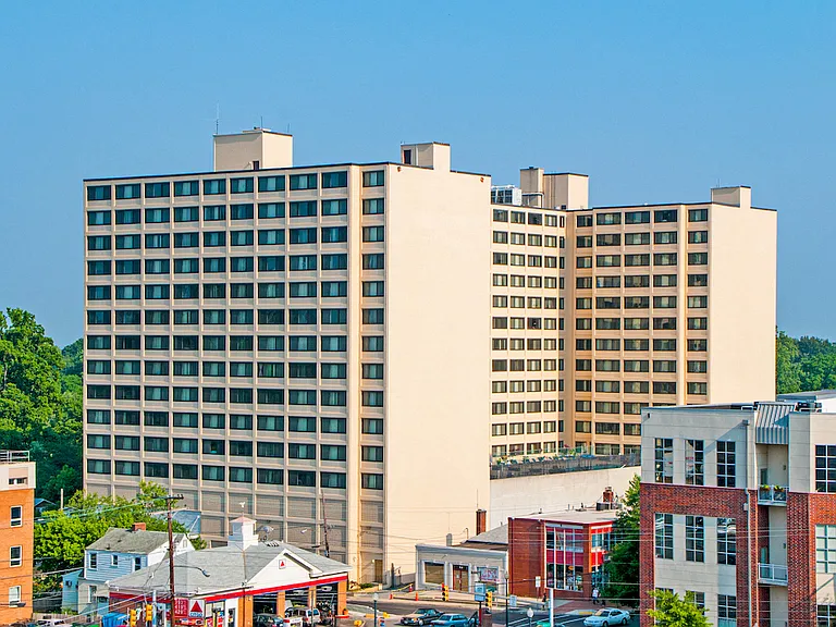Silver Spring Towers — Photo 13