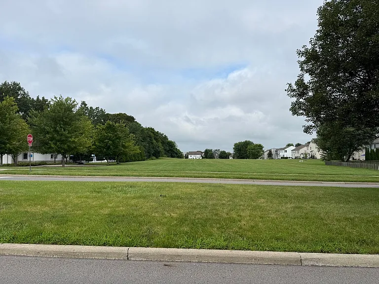 544 Sycamore Dr — Photo 27