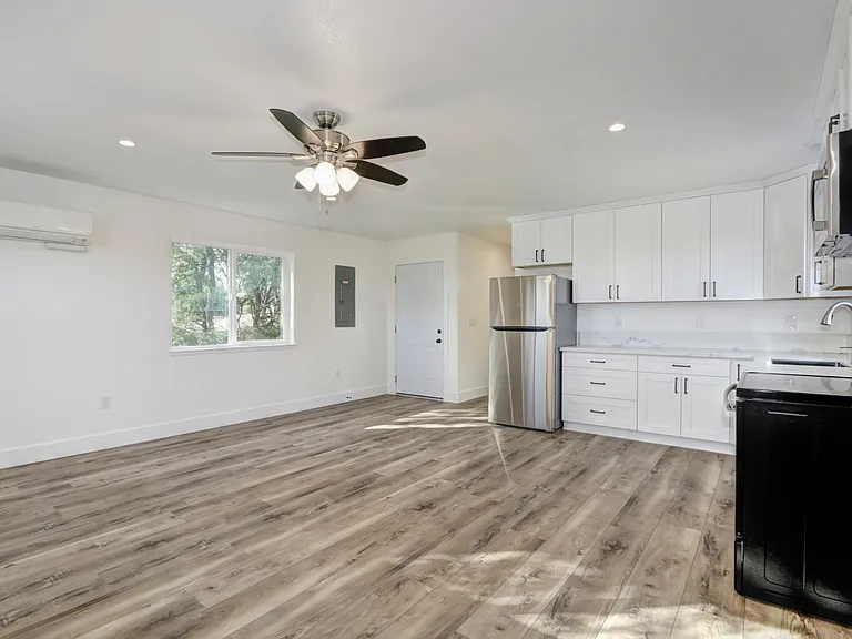 5204 Q St — Photo 9