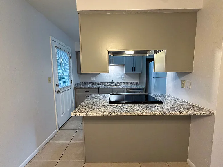 3146 NW 46th Ave — Photo 5