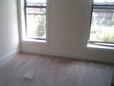4th image of 110 Jefferson Ave
