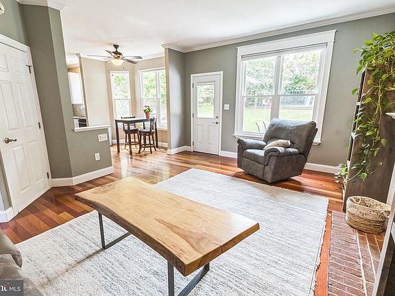 5th image of 26 Emerald Ridge Dr