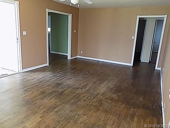 2nd image of 100 Lakeside Dr