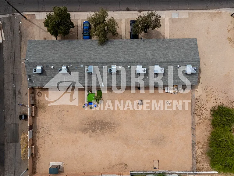 710 N Olive Ave — Photo 38