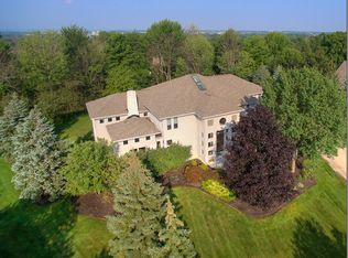5230 Stonebridge Ct, Solon, OH 44139